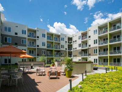 STRATA Courtyard - Apartment amenities in Allentown, PA